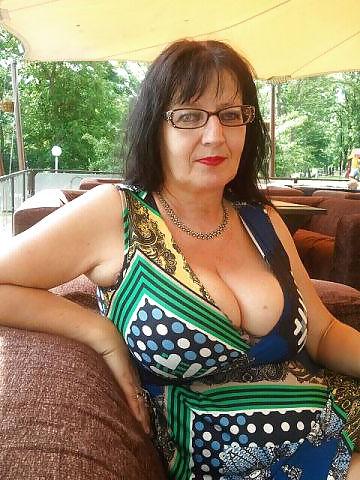 19P Busty Russian Woman 1430
