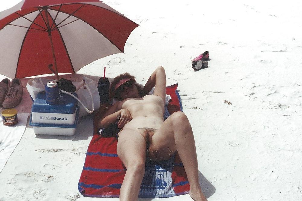 15P Hairy pussy with tats ,nude on beach
