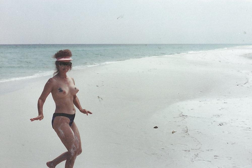 15P Hairy pussy with tats ,nude on beach