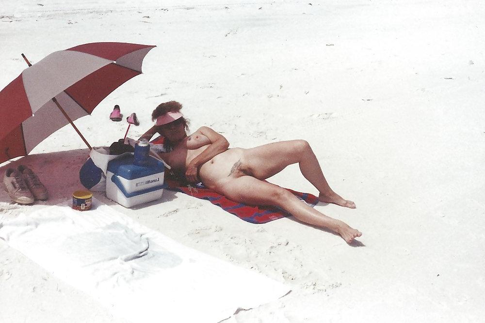 15P Hairy pussy with tats ,nude on beach