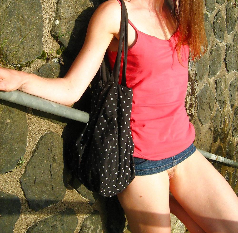25P Pussy flashing-outdoor public nudity-upskirt