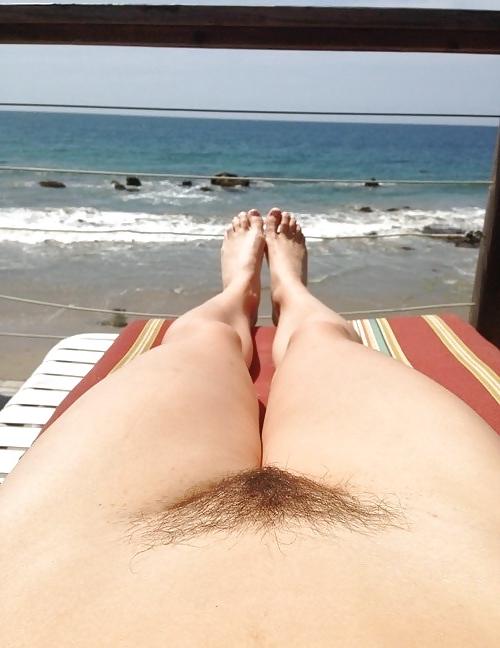 25P HAIRY PUSSY