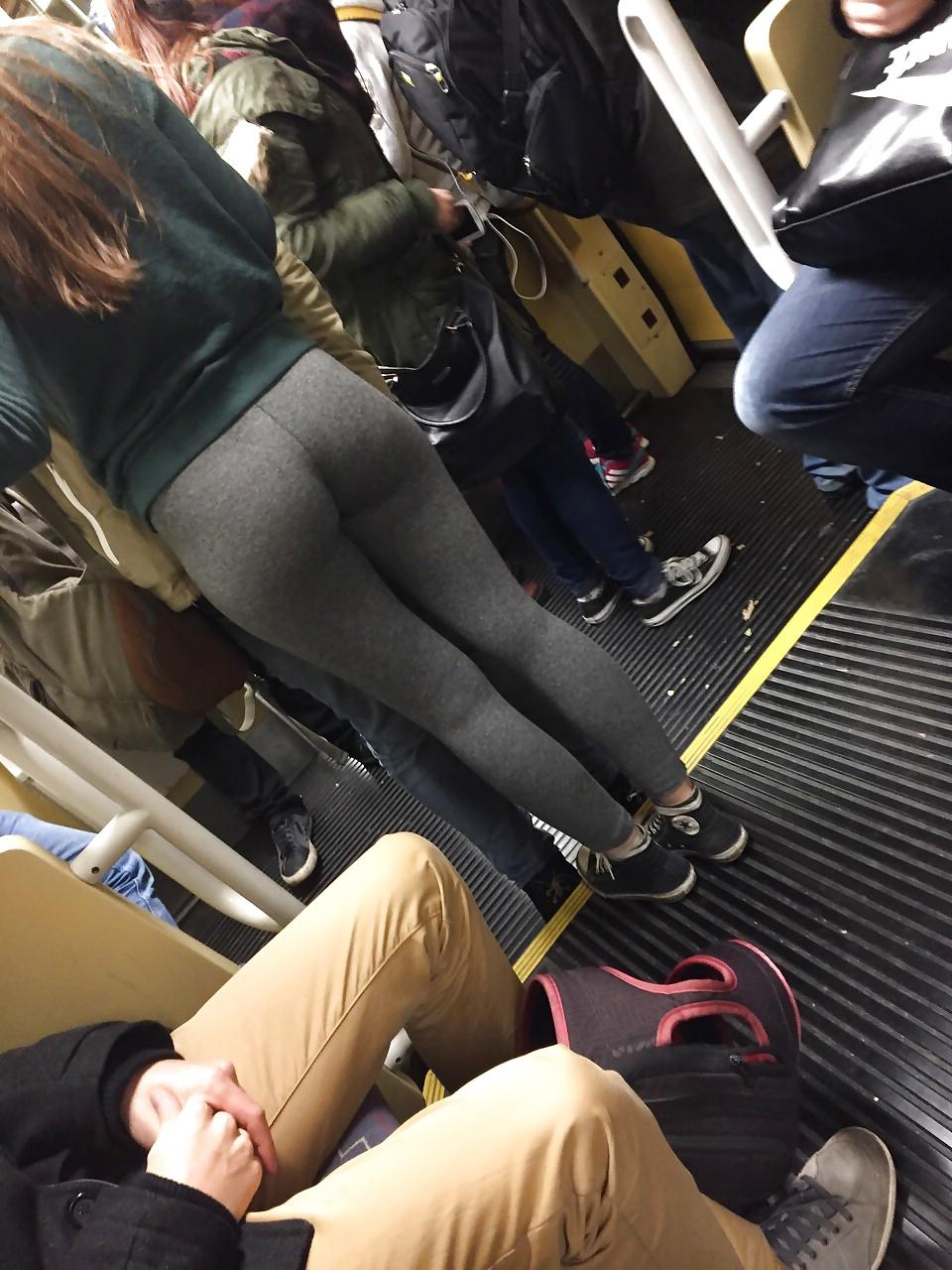 19P Girls in yoga pants