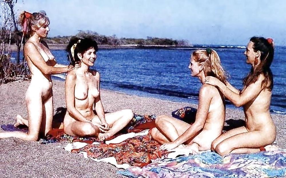20P Naked beach 40.