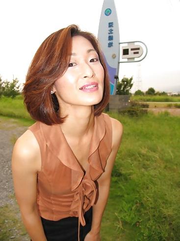 16P Japanese Mature Woman 17