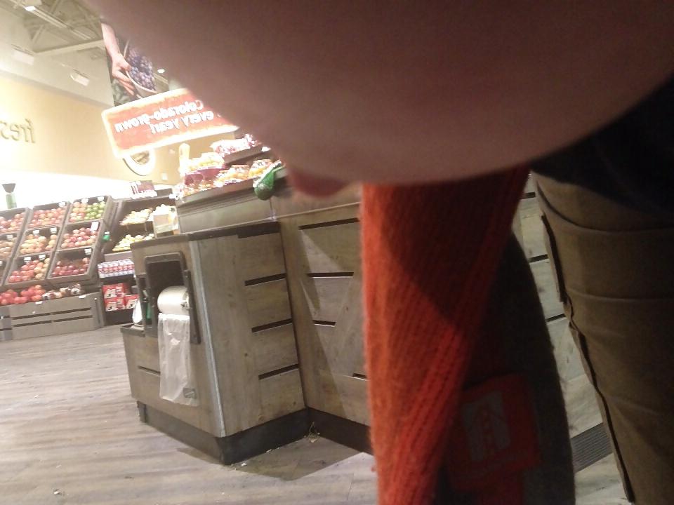 8P Grocery Store Flash