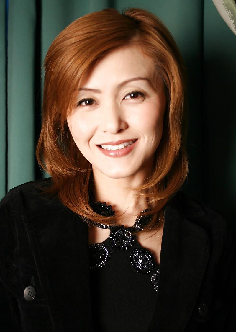 20P Japanese Mature Woman 65
