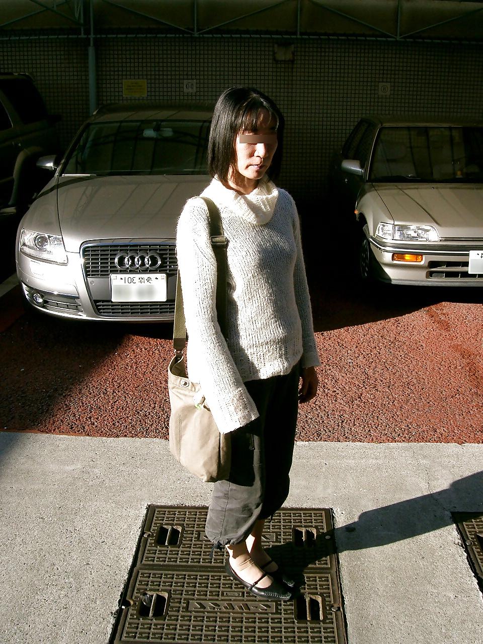 12P Japanese Mature Woman 22