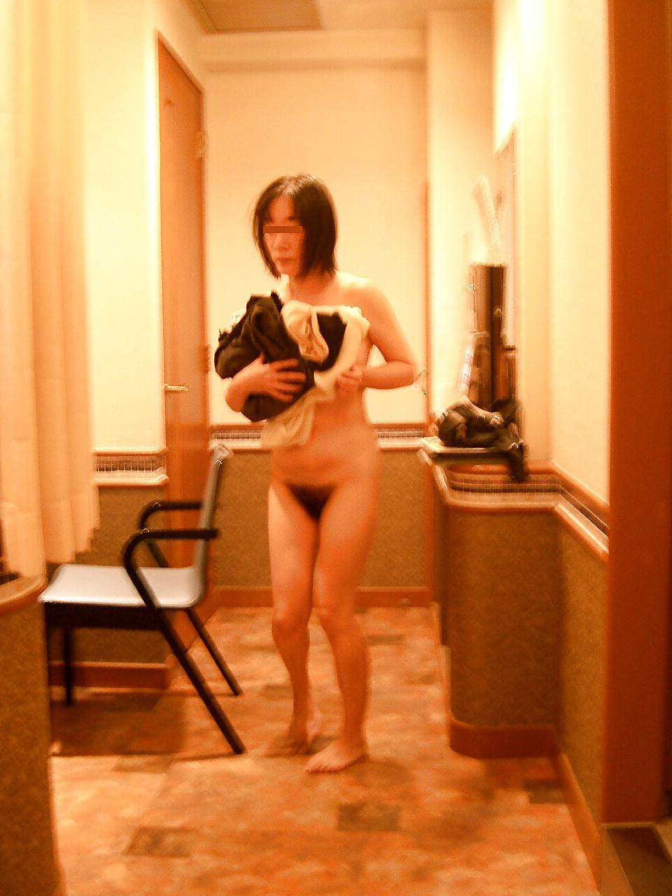 12P Japanese Mature Woman 22