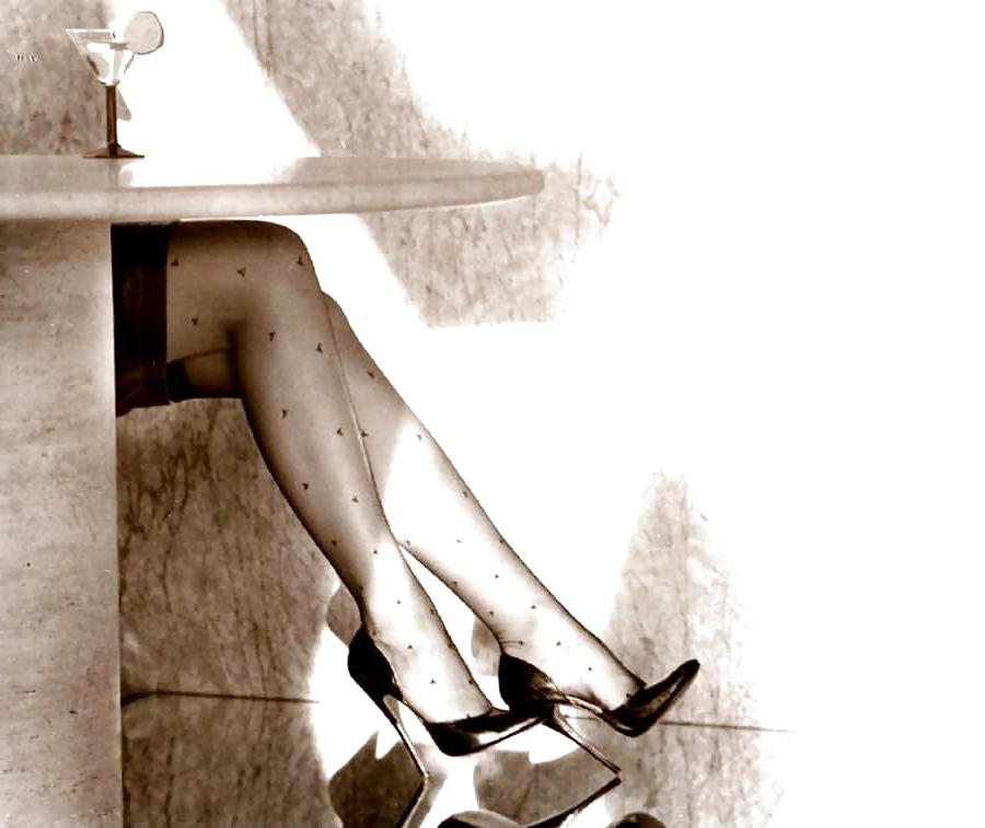 16P Sexy Nylons & High Heels