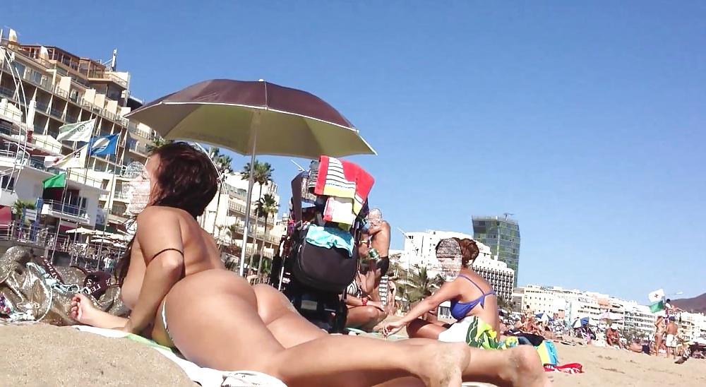 16P Beach Voyeur