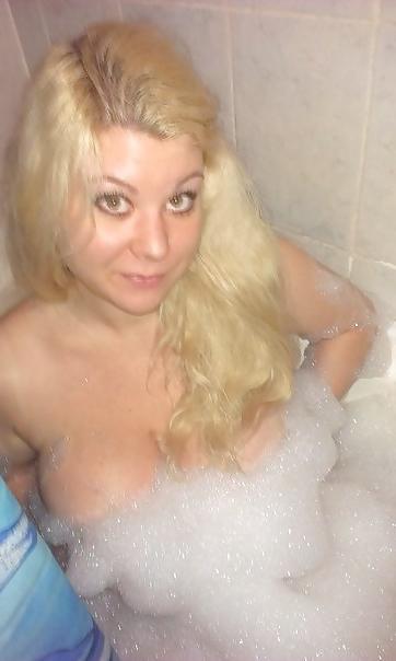 15P Busty Russian Woman 1692