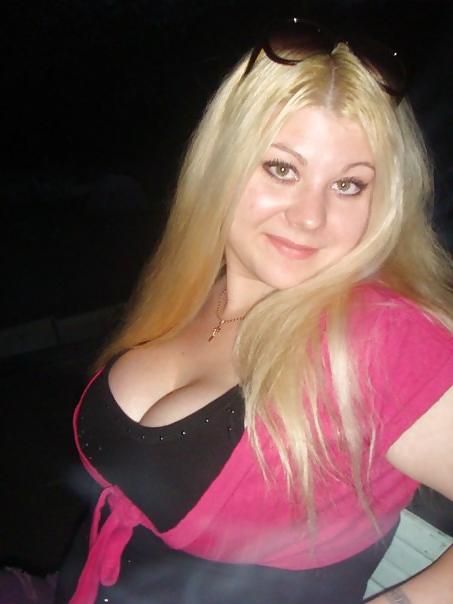 15P Busty Russian Woman 1692