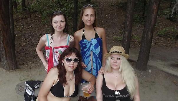 15P Busty Russian Woman 1692