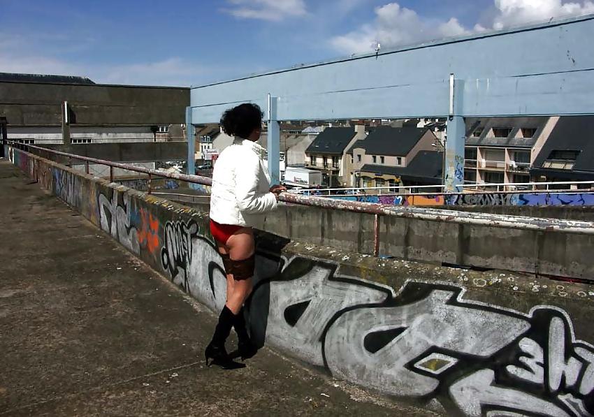 25P FRENCH NADINE flashing in a parking lot 2005