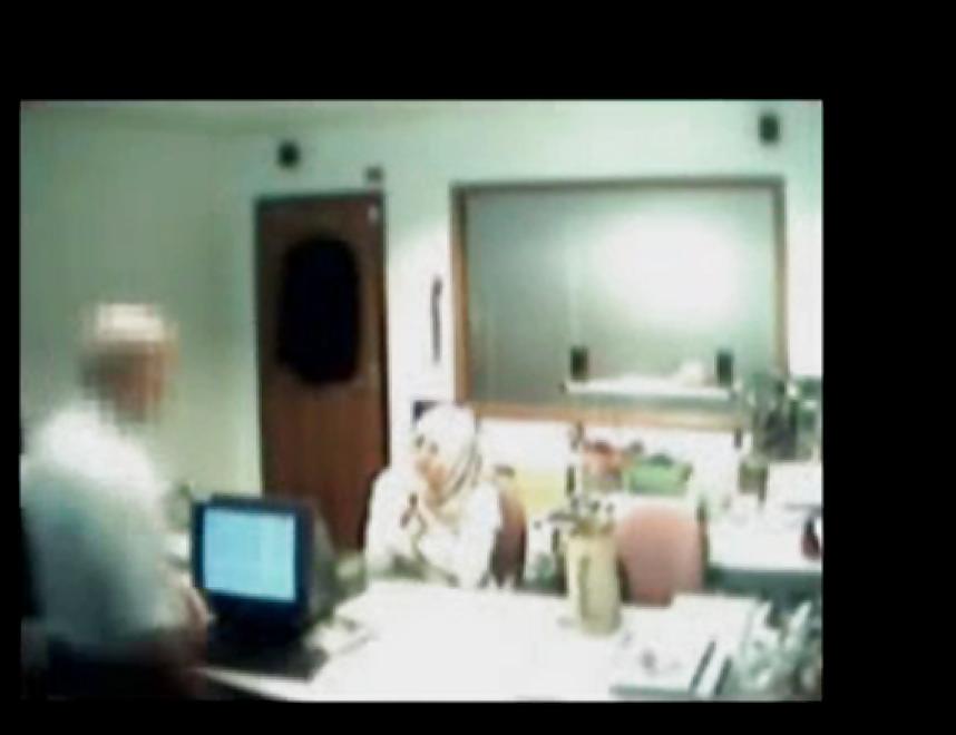 17P Veiled Arab secretary blowing white manager 