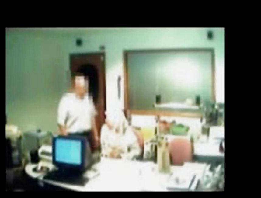 17P Veiled Arab secretary blowing white manager 