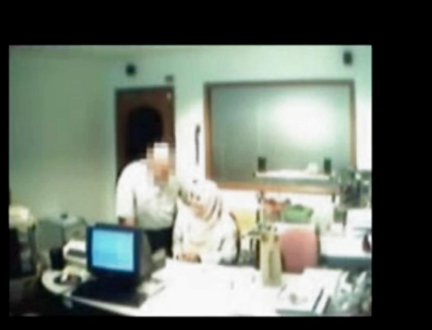 17P Veiled Arab secretary blowing white manager 