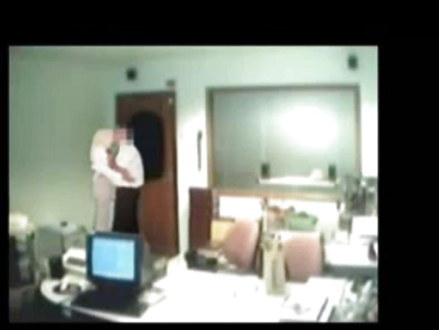 17P Veiled Arab secretary blowing white manager 
