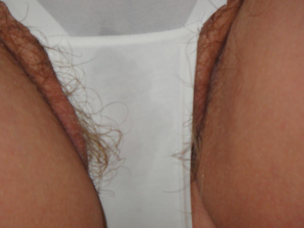 10P Wet hairy pussy n stockings