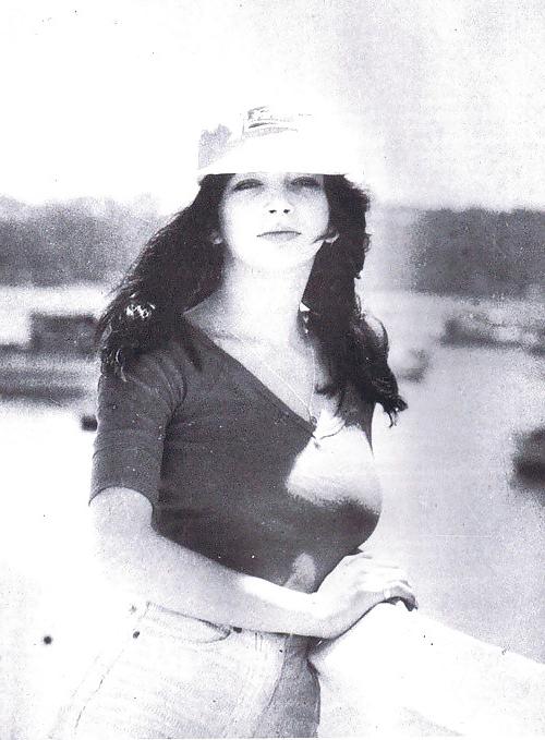 25P Kate Bush - Goddess 2.
