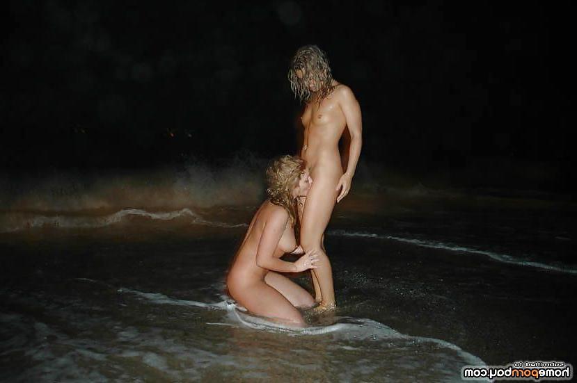24P Nasty scissor sisters on the beach