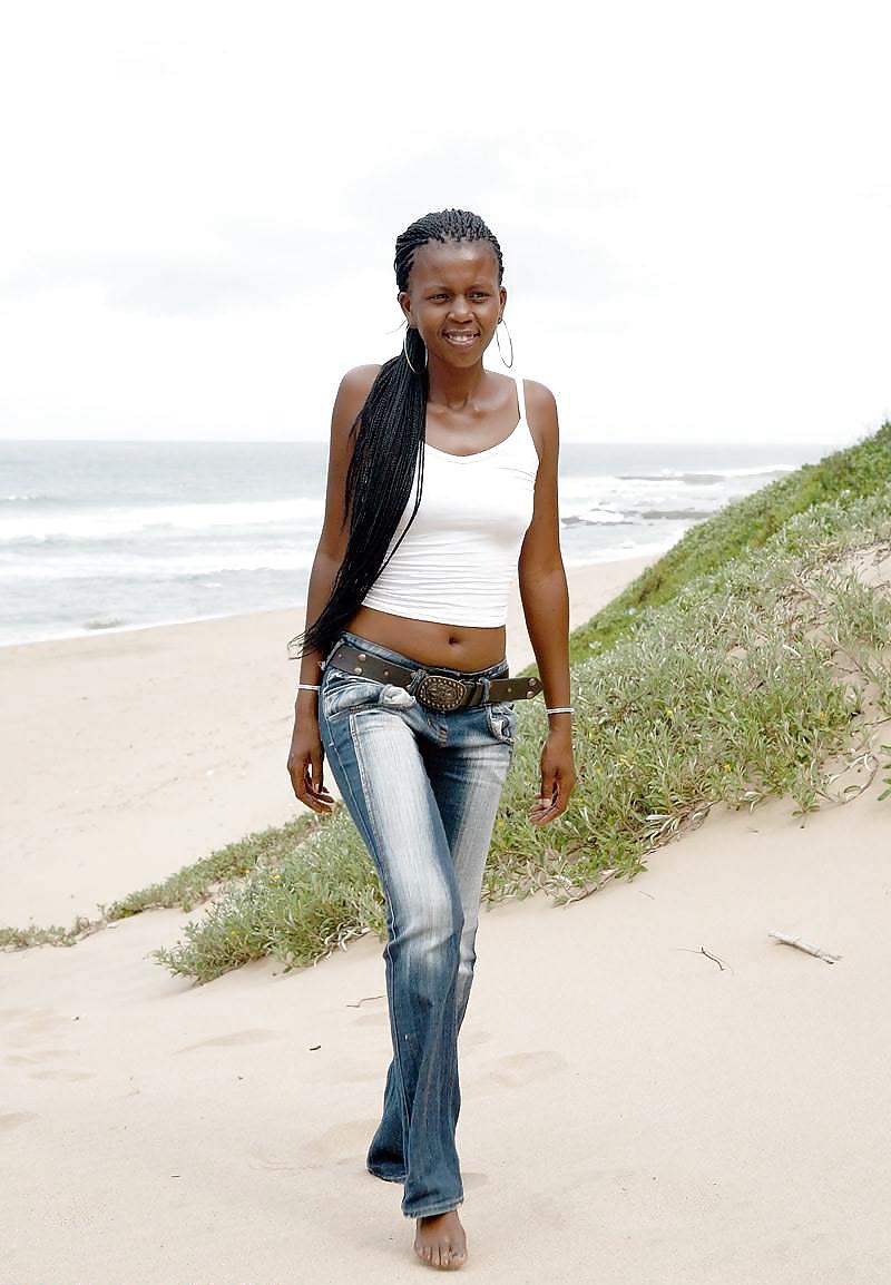 25P Eritrean deserted beach