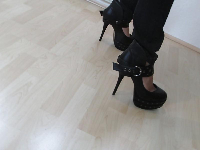 4P New leather high heeled shoes i wanna buy
