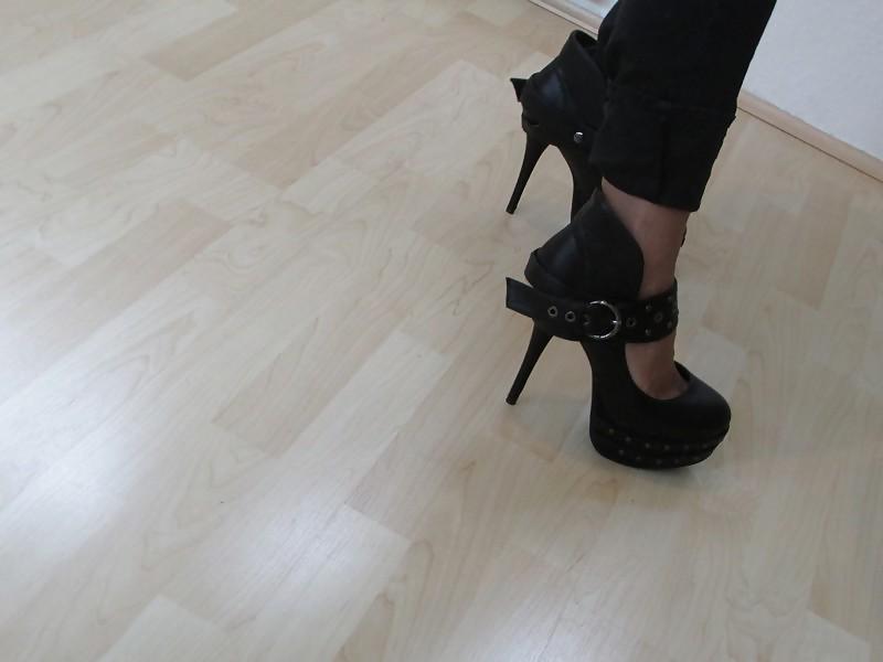 4P New leather high heeled shoes i wanna buy