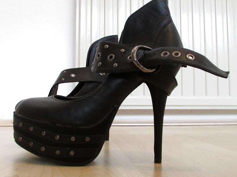 4P New leather high heeled shoes i wanna buy