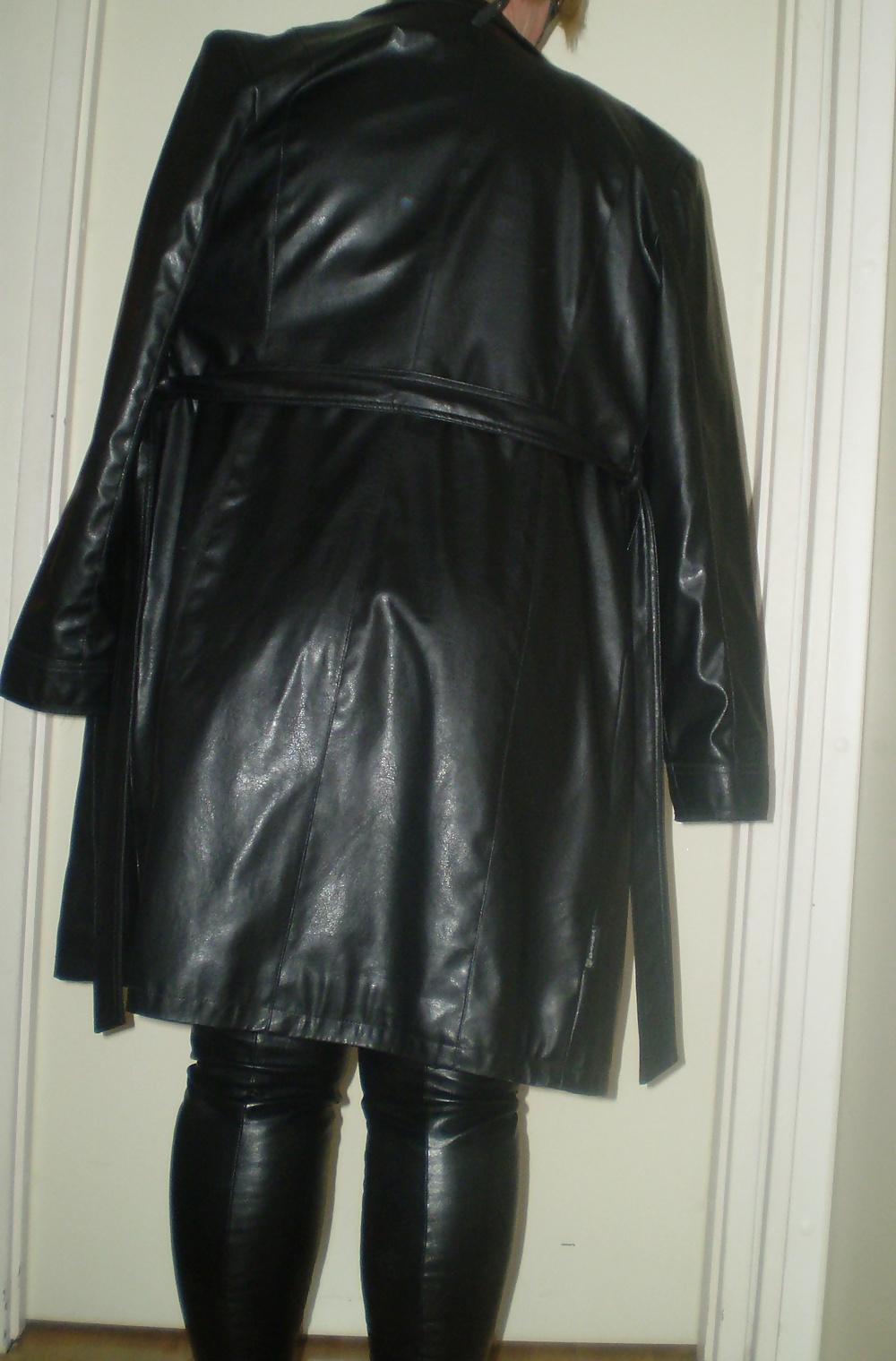 11P Dutch leather woman
