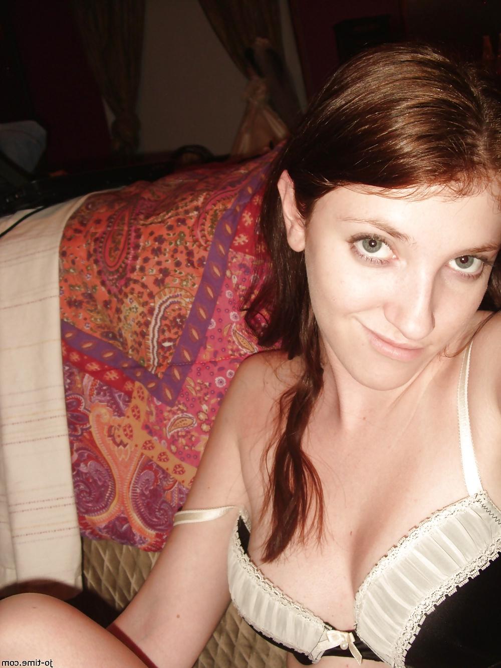 25P Cute College Girl (Selfies) - Enjoy CardinalRoss!