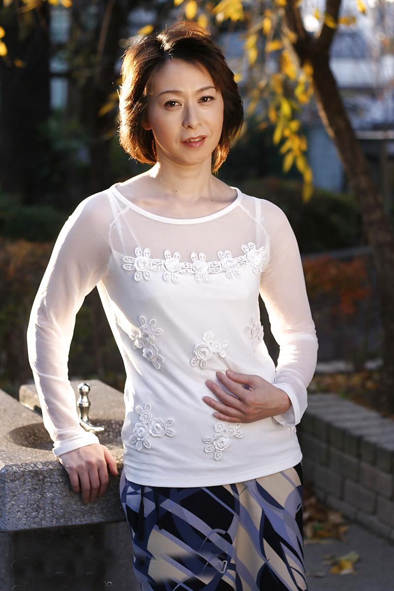 20P Japanese Mature Woman 88