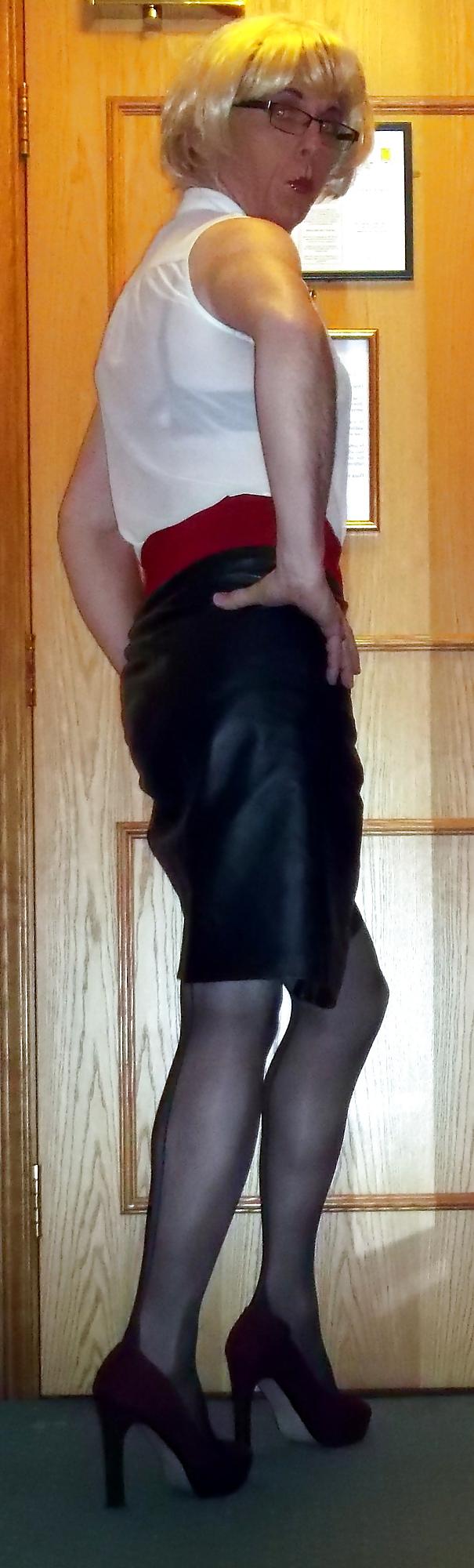 5P Secretary Jenny needs some cock 