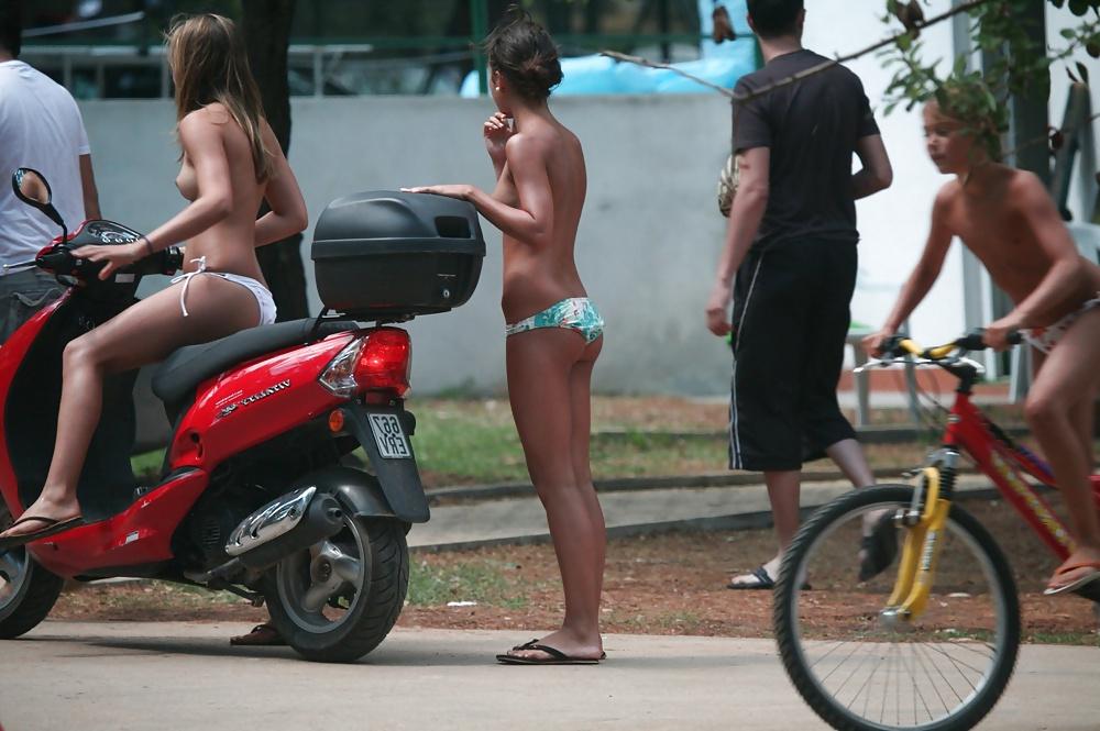 25P Beach Babes 30