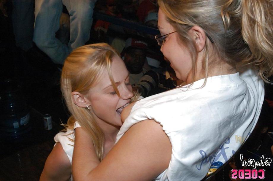 9P Girls wild partys 01