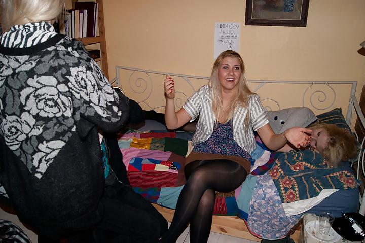25P Shiny Nylons