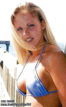 25P Girls at the beach 7
