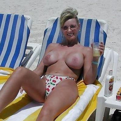 18P Naked beach 81.