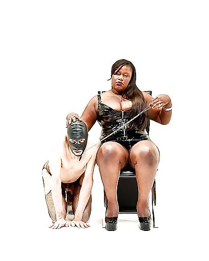 25P Ebony domina 4