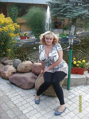 11P Busty Russian Woman 1566