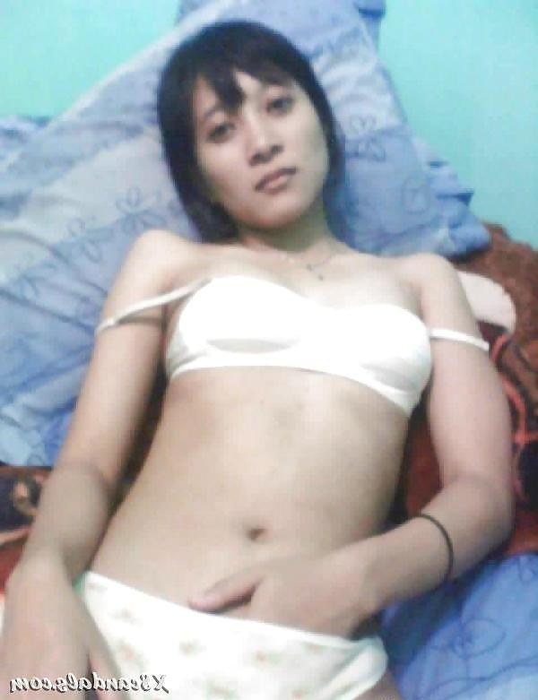22P Hot indonesian woman