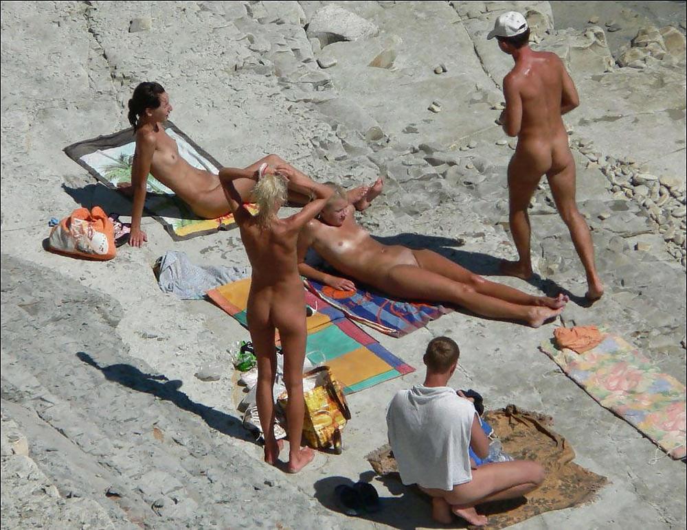 25P Little beach boobs