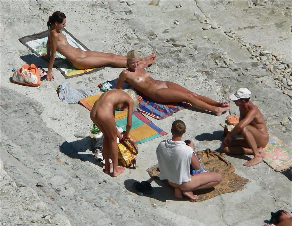 25P Little beach boobs