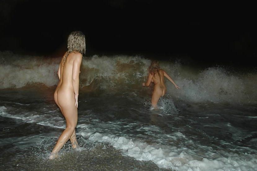 9P Lesbian night games on the beach - N. C. 
