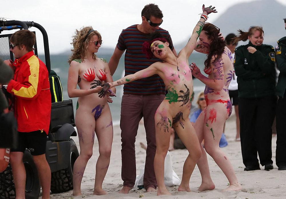 10P TheSandfly Beach Girls Naked Together! 