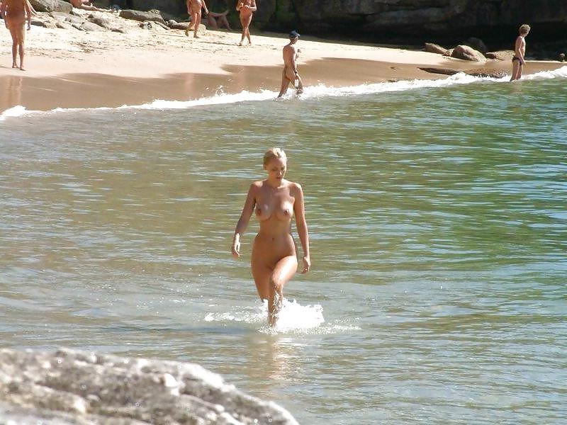 25P Nudist Beach Fun
