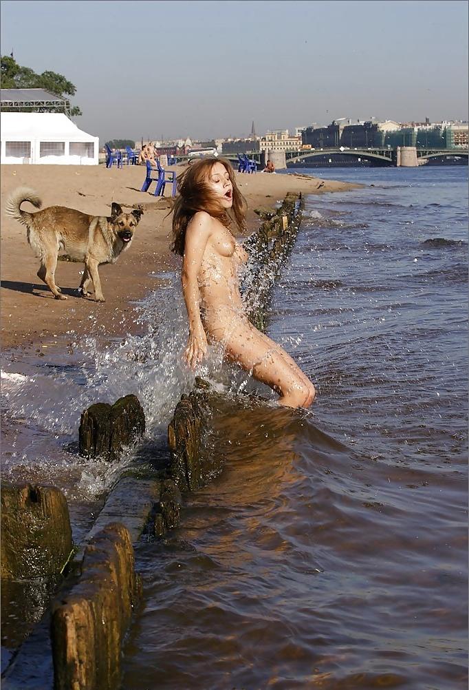 25P Nudist Beach Fun