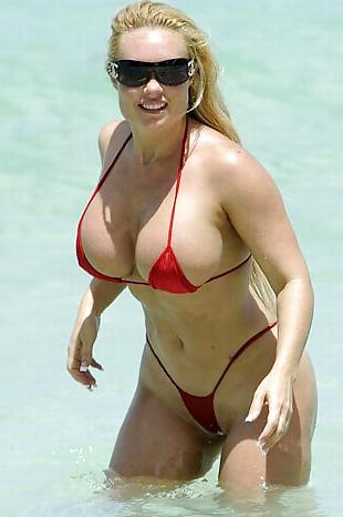 24P Celebrity - Coco Austin in the beach