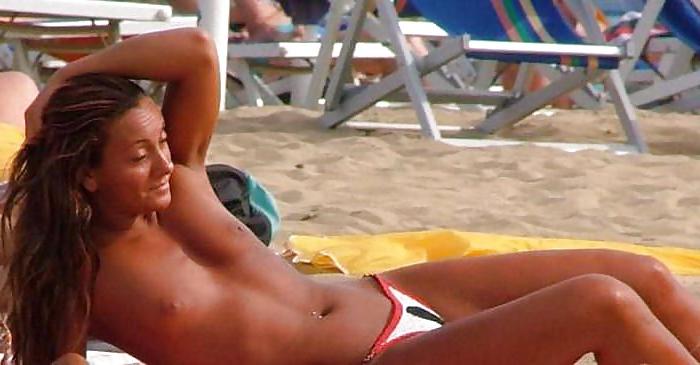 25P Naked on the beach 7